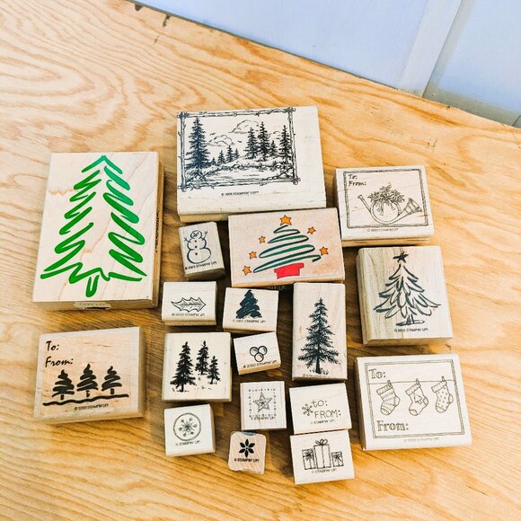Set of 18 Christmas Stamps - Picture 1 of 3